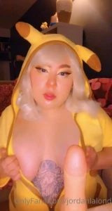 16047070