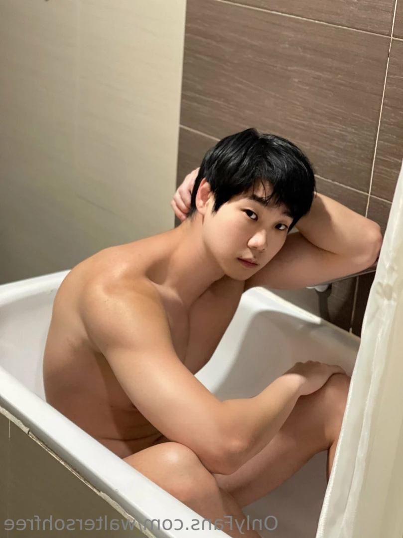 walter soh [ waltersohfree ] Onlyfans leaked photo 15913719 on Hotleaks.tv