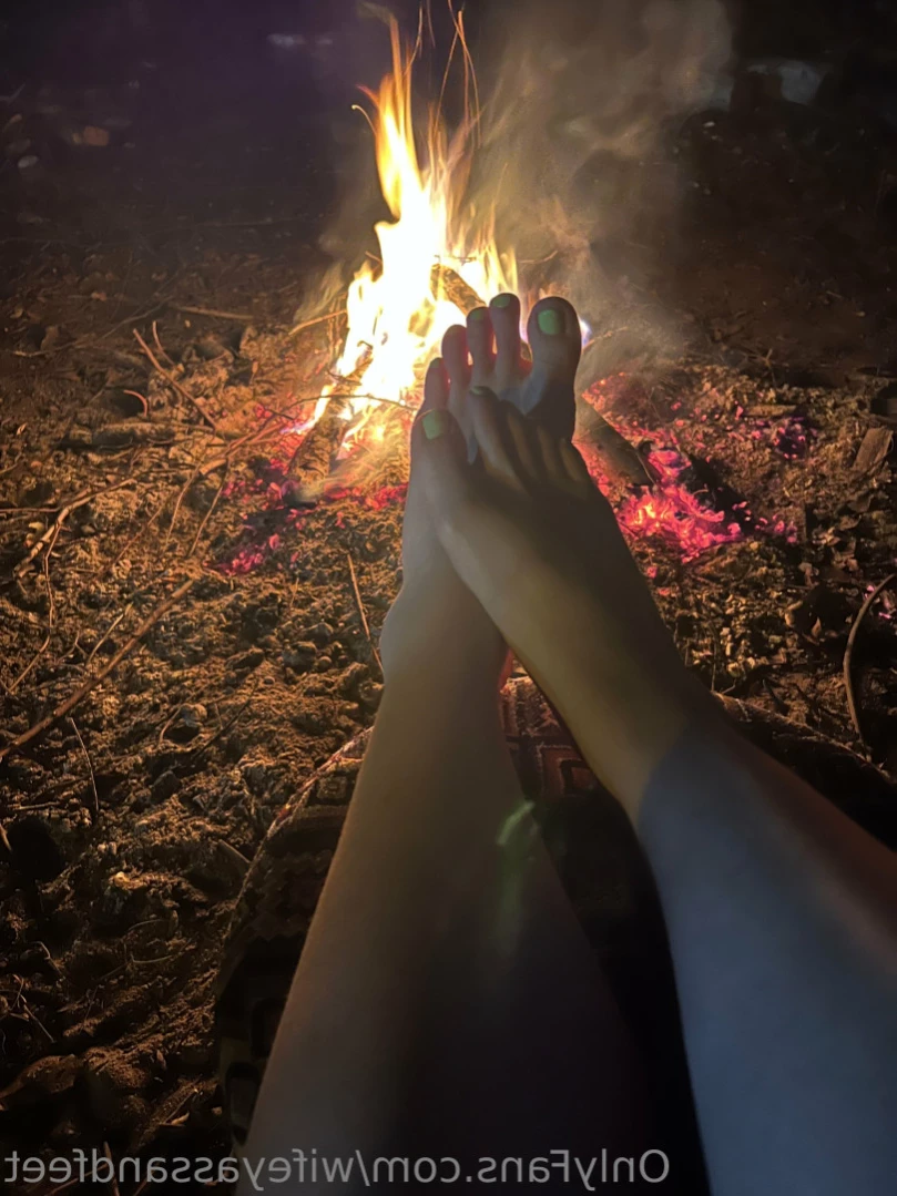 Wifey feet [ wifeyassandfeet ] Onlyfans leaked photo 12105649 on Hotleaks.tv