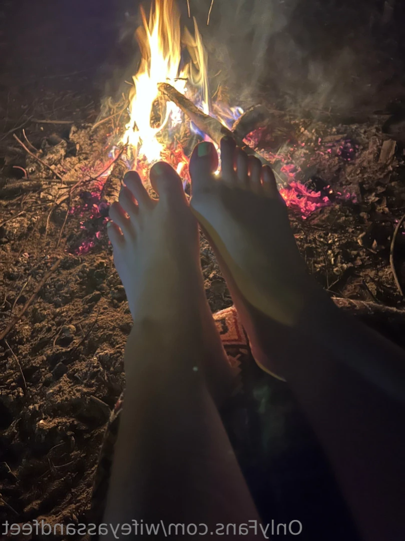 Wifey feet [ wifeyassandfeet ] Onlyfans leaked photo 13702235 on Hotleaks.tv