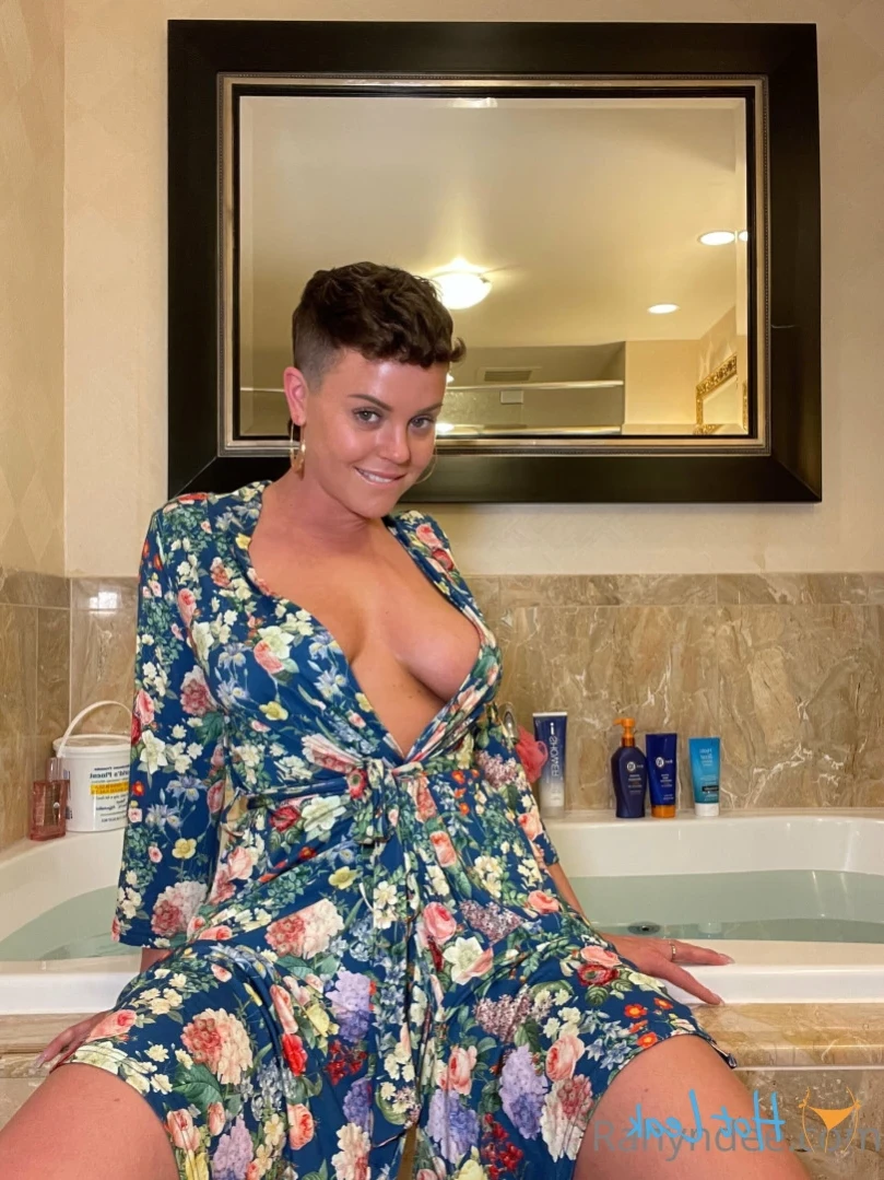 Rahyndee [ rahyndeejames ] Onlyfans leaked photo 15518453 on Hotleaks.tv