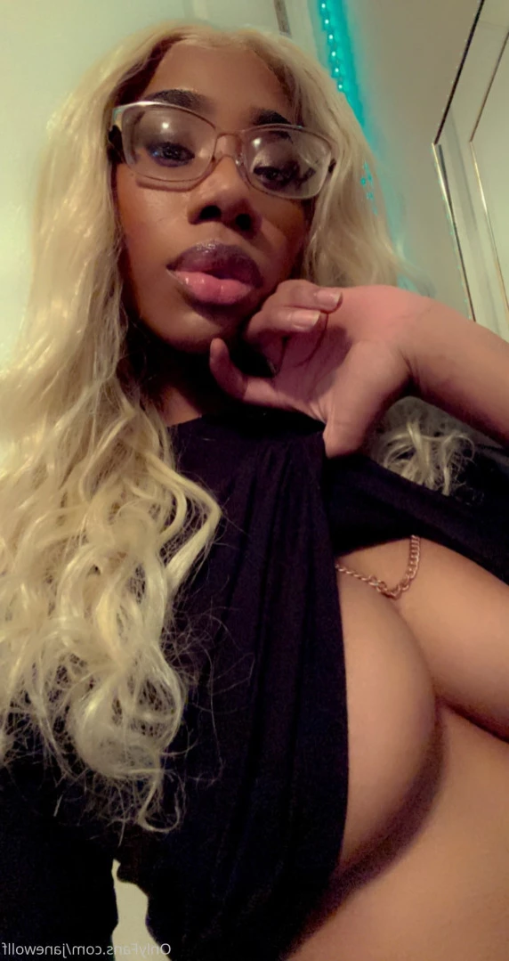 𝕸𝖔𝖓𝖆 𝖂𝖔𝖑𝖋 [ womanflo ] Onlyfans leaked photo 11399532 on Hotleaks.tv