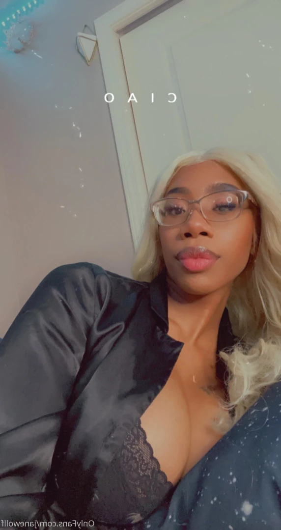 𝕸𝖔𝖓𝖆 𝖂𝖔𝖑𝖋 [ womanflo ] Onlyfans leaked photo 13687348 on Hotleaks.tv