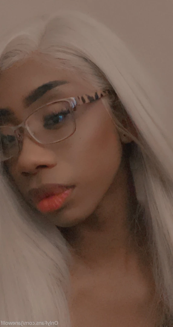 𝕸𝖔𝖓𝖆 𝖂𝖔𝖑𝖋 [ womanflo ] Onlyfans leaked photo 13687431 on Hotleaks.tv