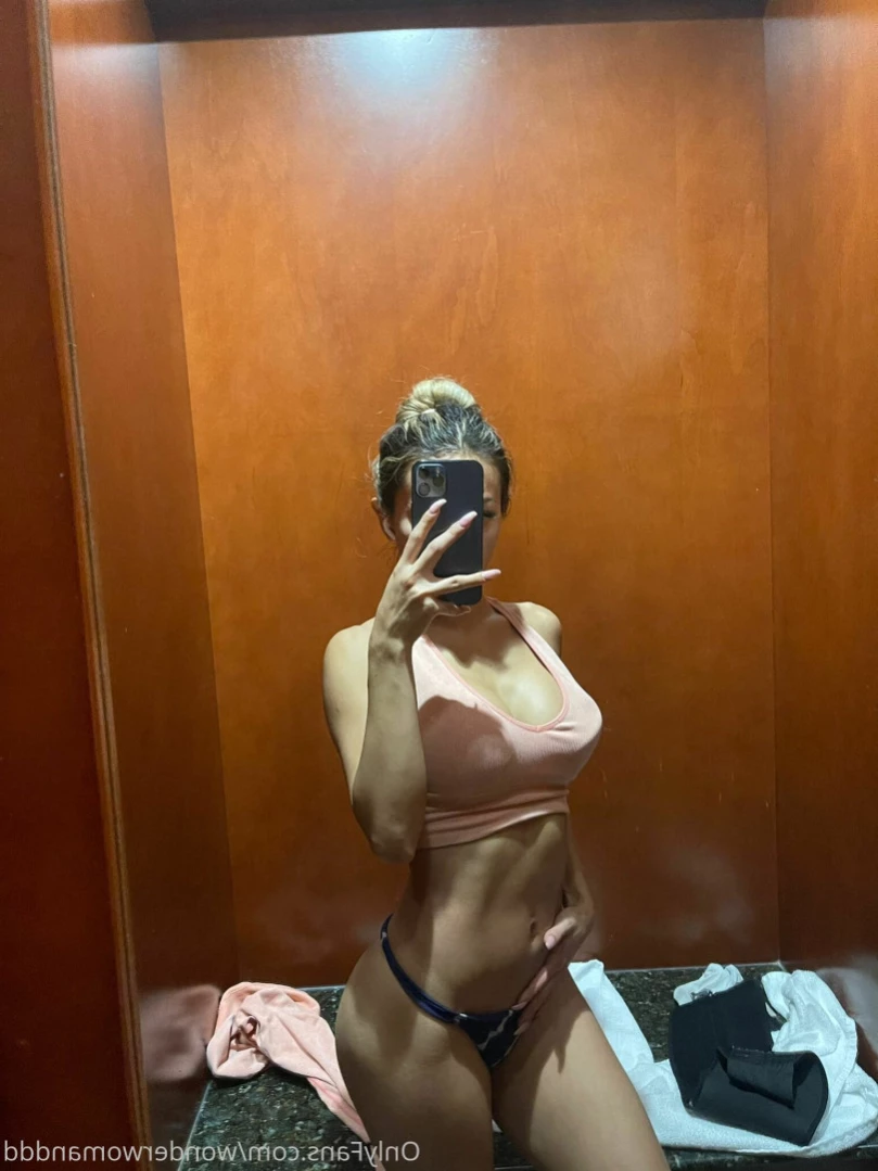 Christina Wonder [ wonderwomanddd ] Onlyfans leaked photo 12846820 on Hotleaks.tv