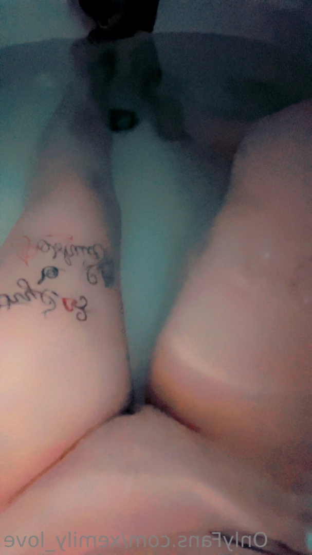 Emily [ xemily_love ] Onlyfans leaked photo 13551328 on Hotleaks.tv