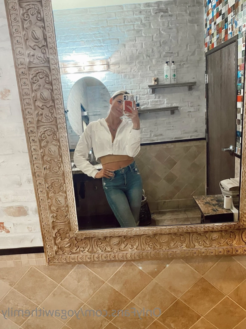 Emily [ yogawithemily ] Onlyfans leaked photo 12663832 on Hotleaks.tv