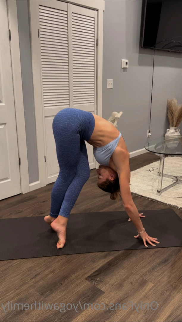 Emily [ yogawithemily ] Onlyfans leaked photo 13640484 on Hotleaks.tv