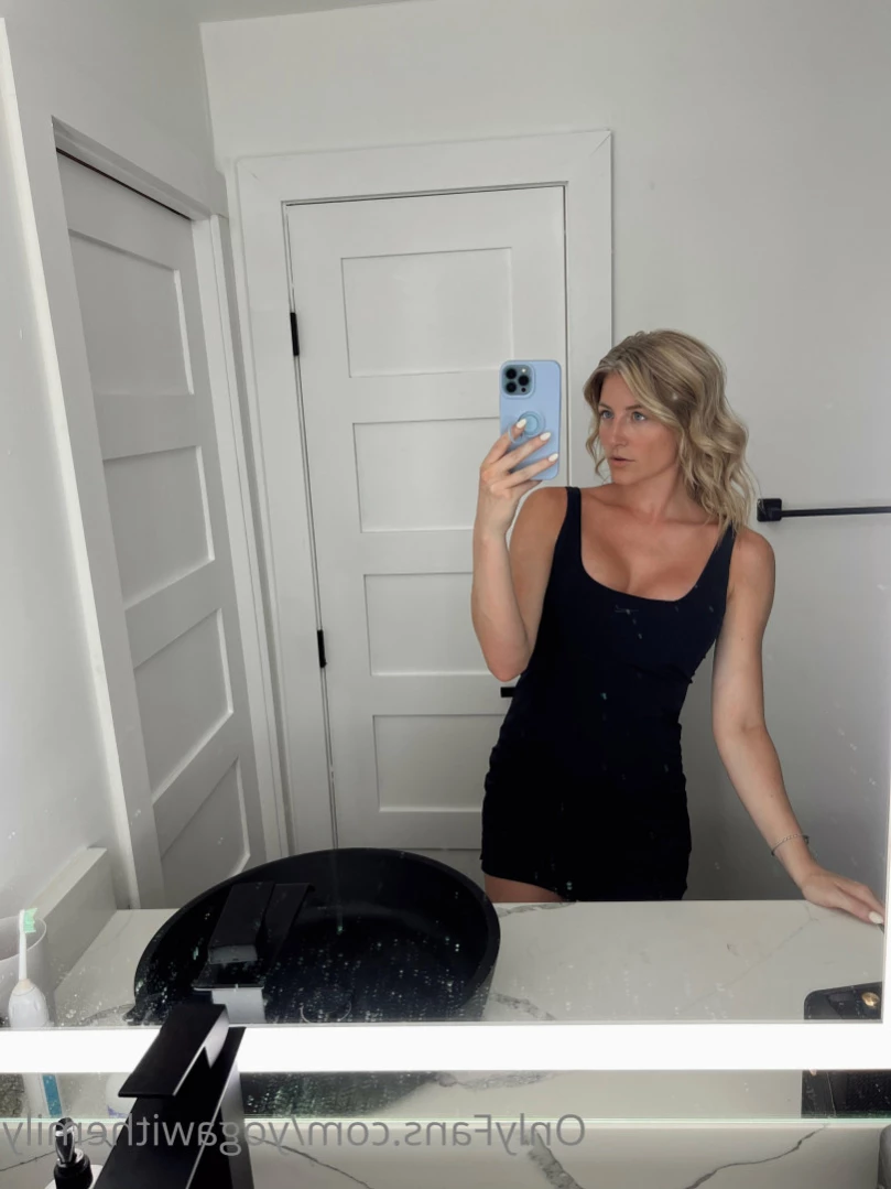 Emily [ yogawithemily ] Onlyfans leaked photo 13640555 on Hotleaks.tv