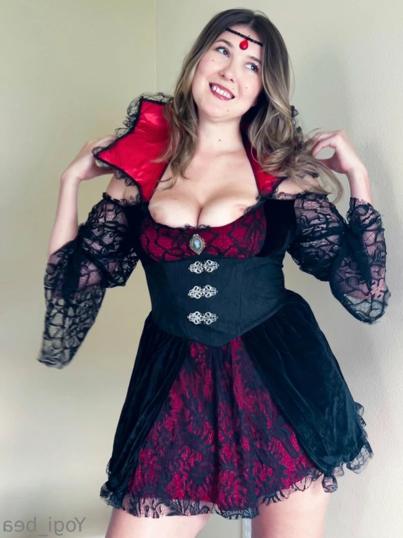 Bea 🐝 [ yogi_bea ] Onlyfans leaked photo 13639708 on Hotleaks.tv