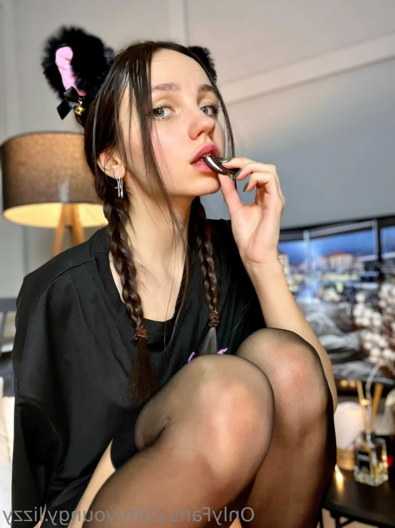 😘😈Lizzy Youngy😈😘 [ youngy.lizzy ] Onlyfans leaked photo 13636974 on Hotleaks.tv