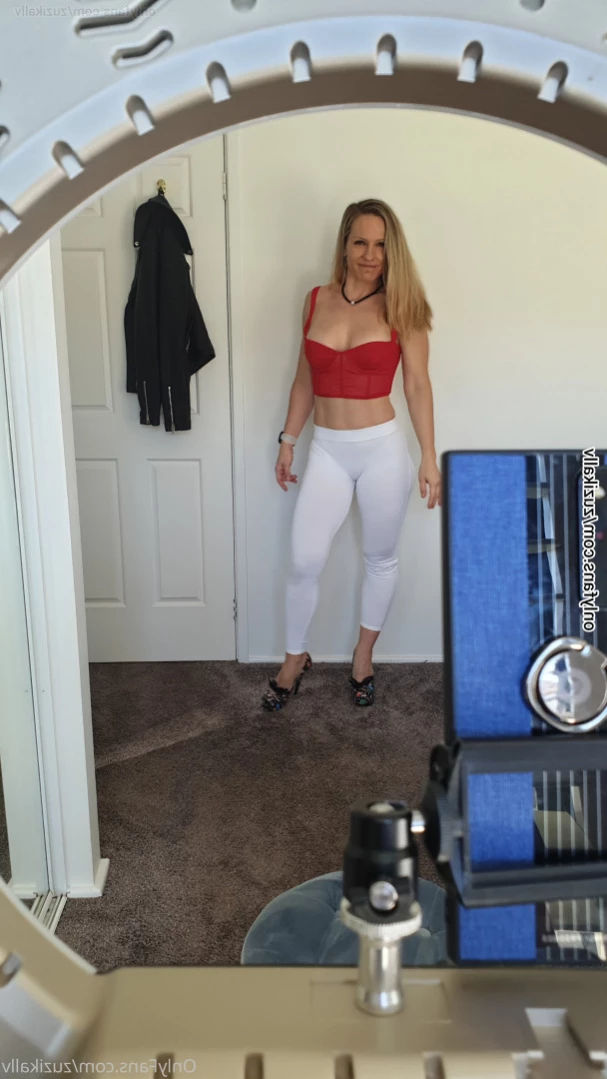 zuzikallv Onlyfans leaked photo 12939093 on Hotleaks.tv
