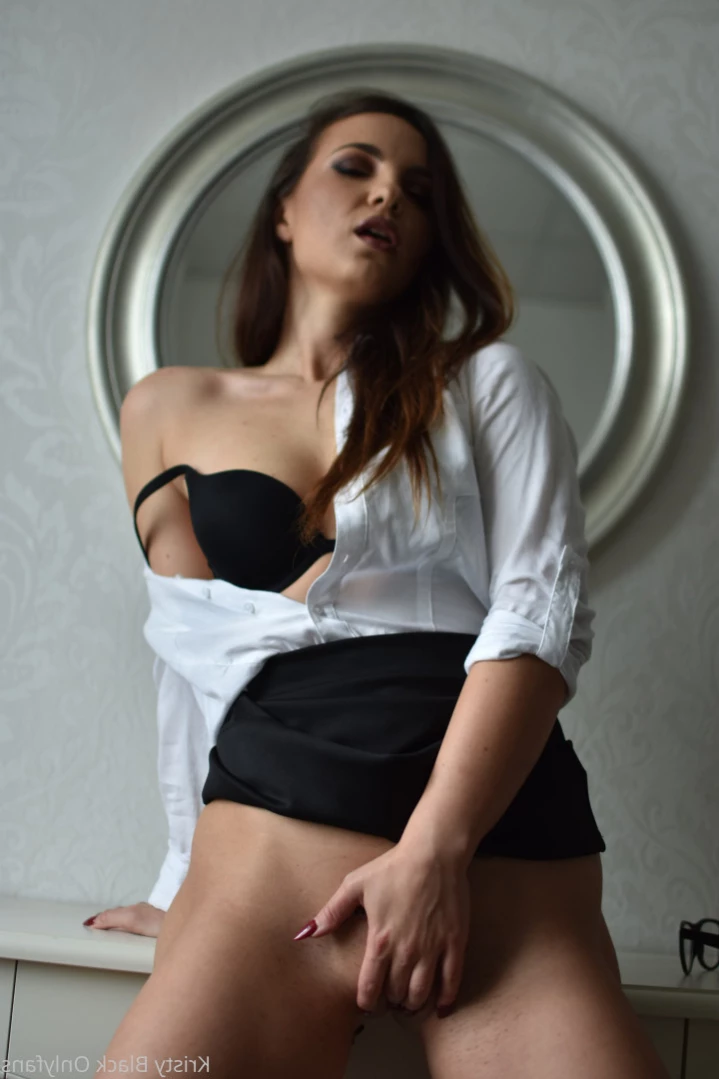 Kristy Black [ kristyblack ] Onlyfans leaked photo 16457814 on Hotleaks.tv