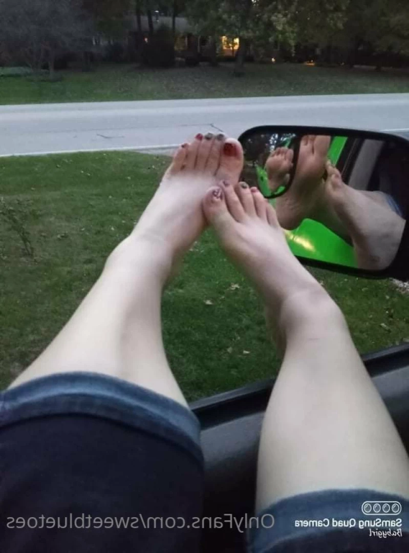 sweetbluetoes Onlyfans leaked photo 10886262 on Hotleaks.tv