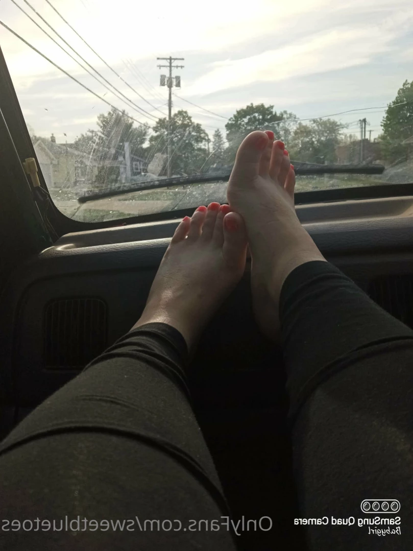 sweetbluetoes Onlyfans leaked photo 10948209 on Hotleaks.tv
