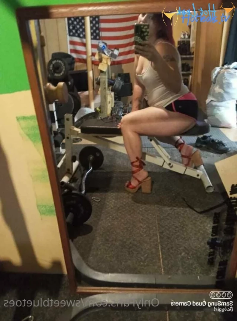 sweetbluetoes Onlyfans leaked photo 11840436 on Hotleaks.tv