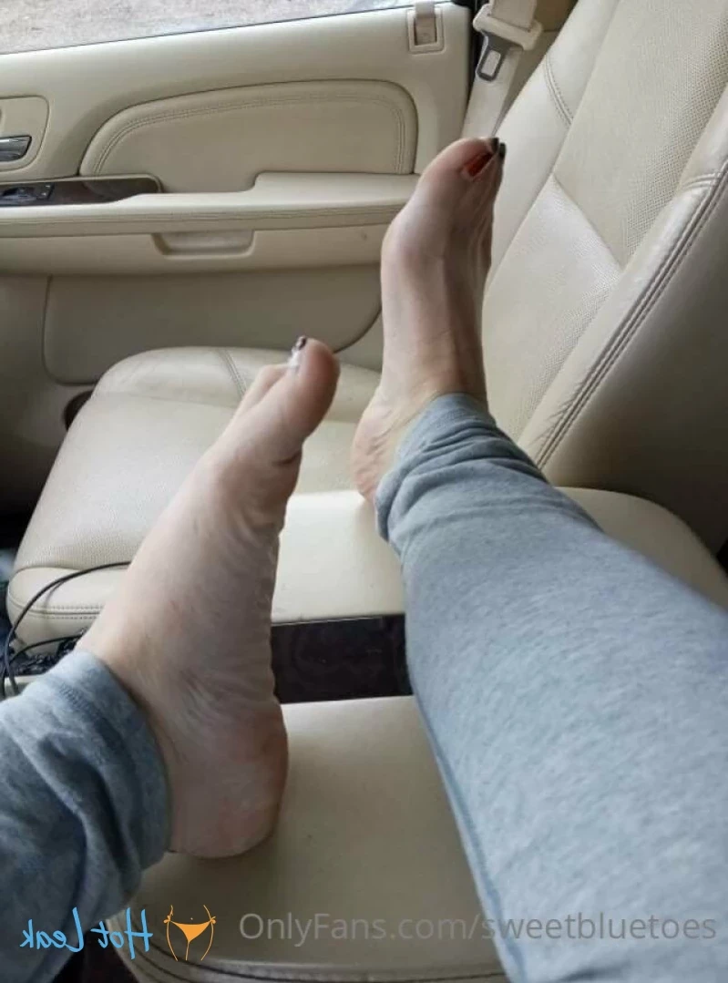 sweetbluetoes Onlyfans leaked photo 11942240 on Hotleaks.tv