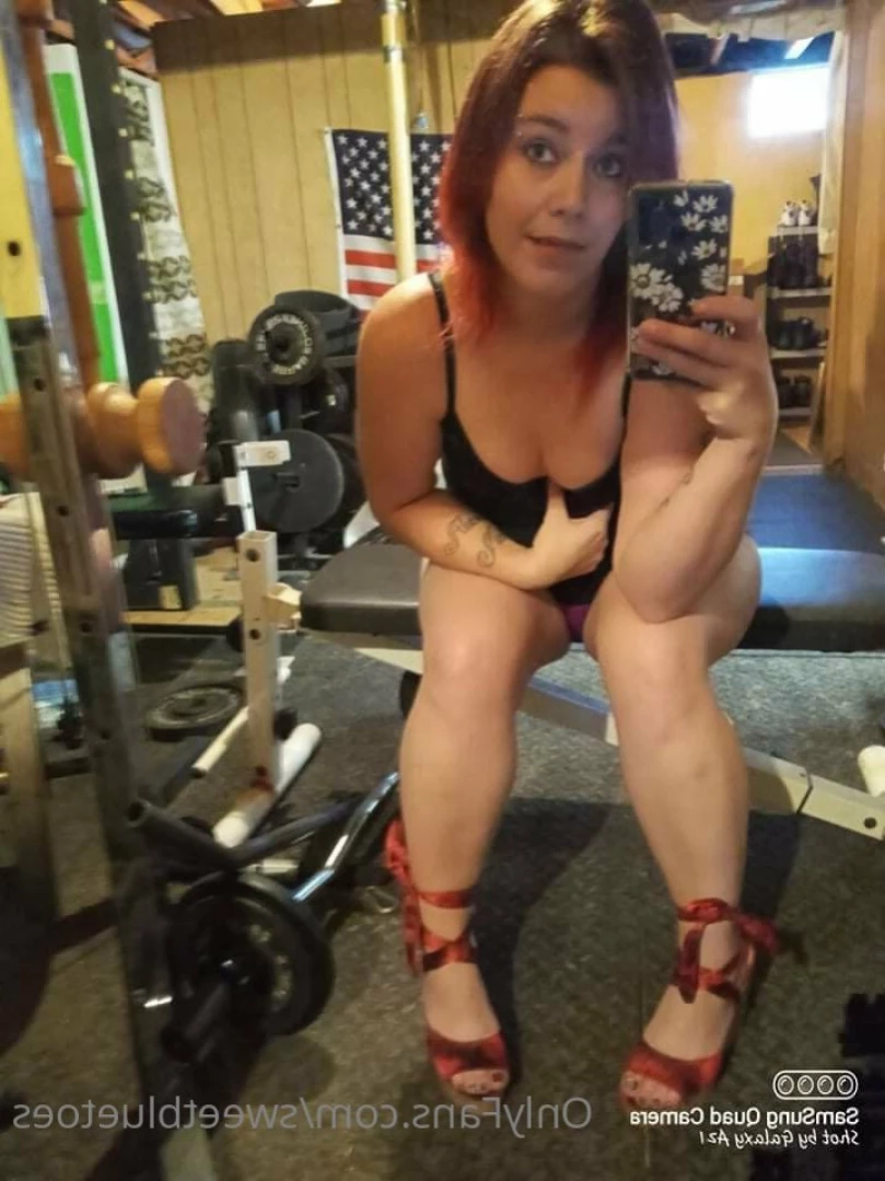 sweetbluetoes Onlyfans leaked photo 11945750 on Hotleaks.tv