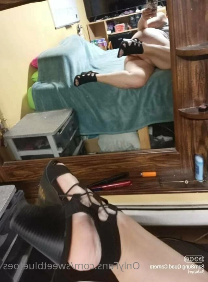 sweetbluetoes Onlyfans leaked photo 12749943 on Hotleaks.tv