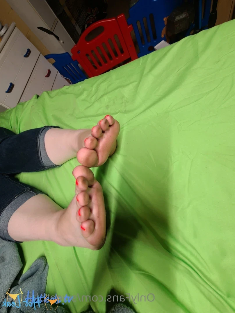 sweetbluetoes Onlyfans leaked photo 13355546 on Hotleaks.tv