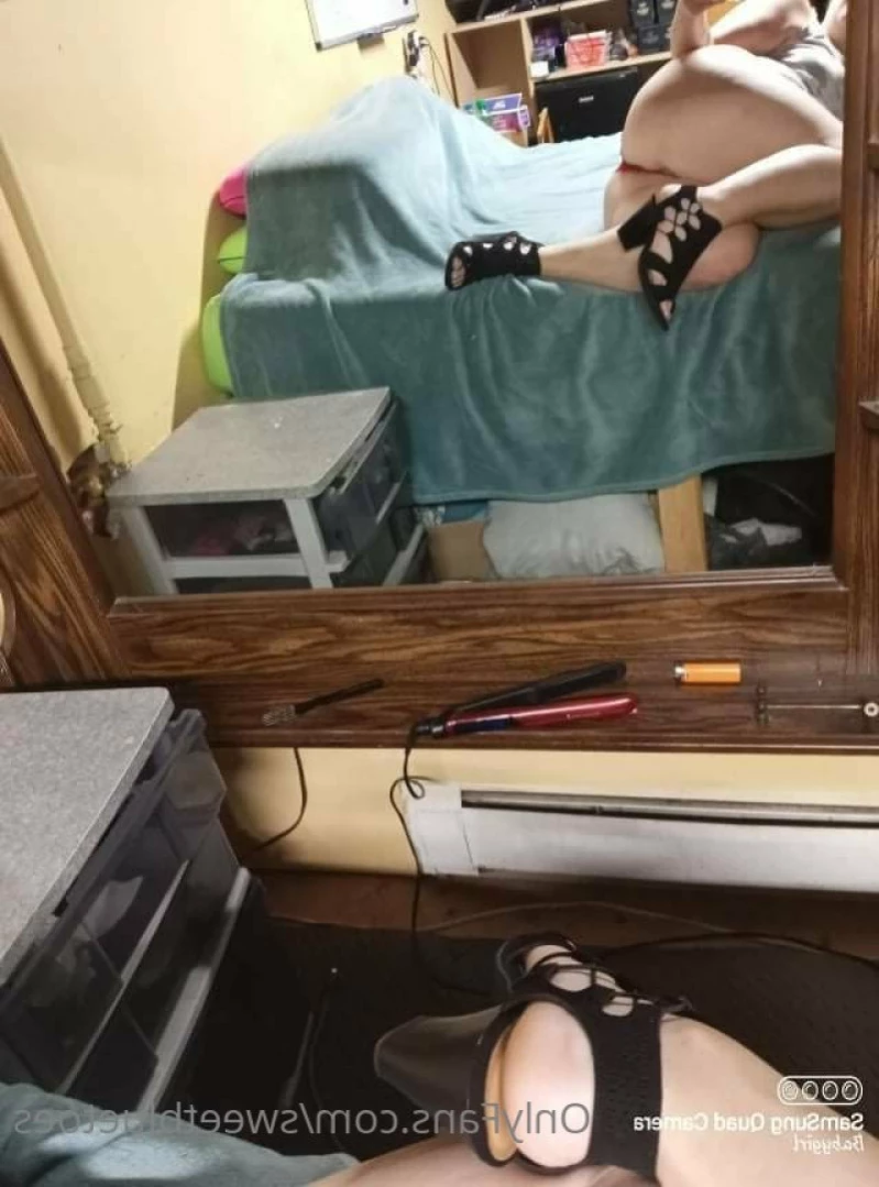 sweetbluetoes Onlyfans leaked photo 13370906 on Hotleaks.tv