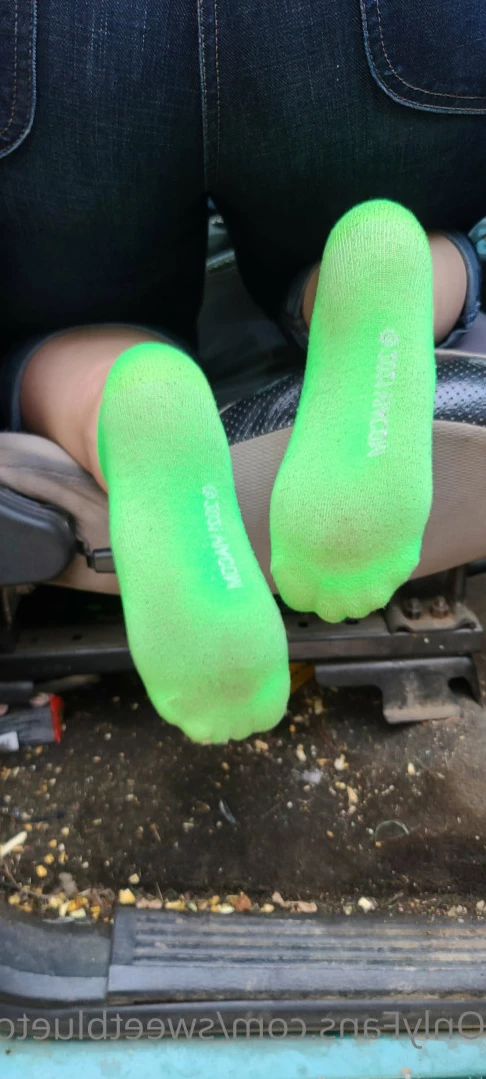 sweetbluetoes Onlyfans leaked photo 14156523 on Hotleaks.tv