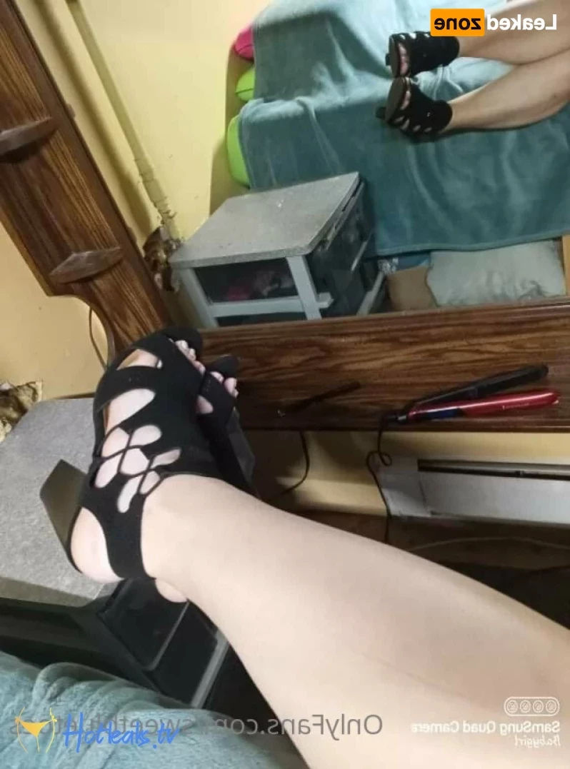 sweetbluetoes Onlyfans leaked photo 14621725 on Hotleaks.tv