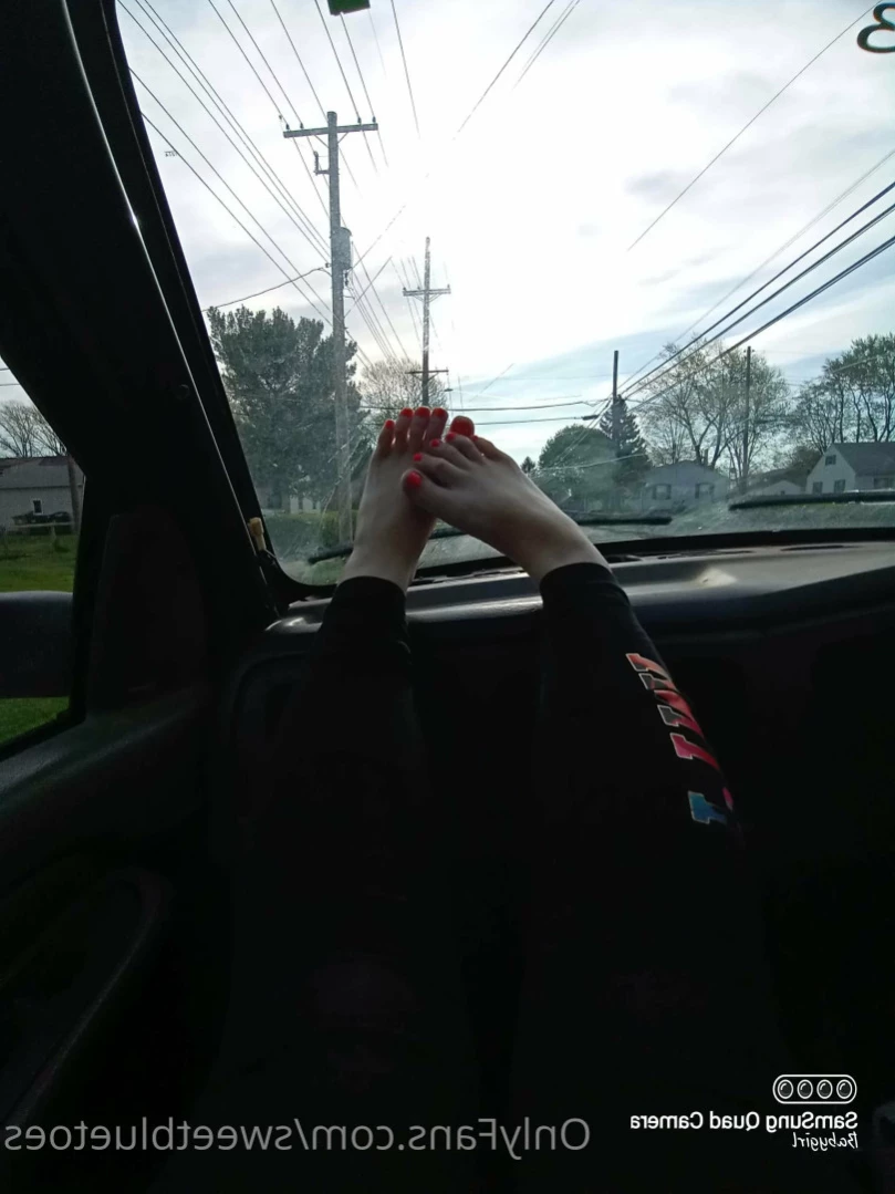 sweetbluetoes Onlyfans leaked photo 14651264 on Hotleaks.tv