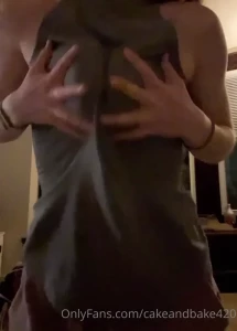 16049054