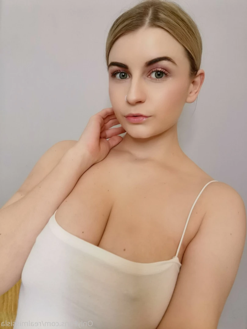 Isla White [ realmissisla ] Onlyfans leaked photo 16129496 on Hotleaks.tv