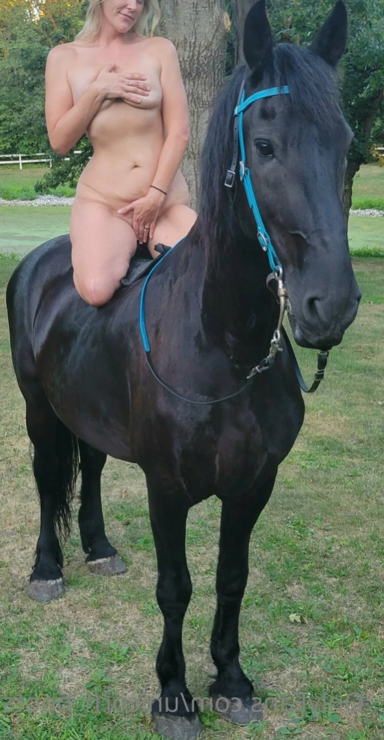 Unicorn Boots [ unicorn_boots ] Onlyfans leaked photo 10896666 on Hotleaks.tv
