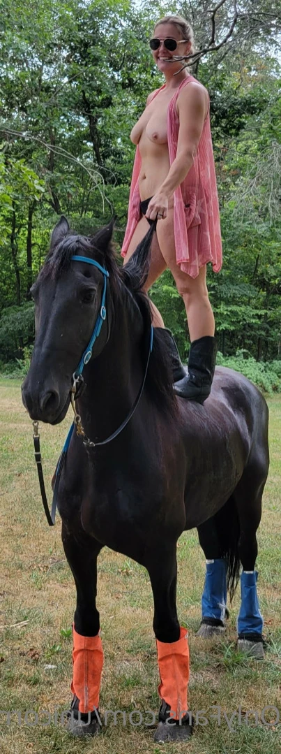 Unicorn Boots [ unicorn_boots ] Onlyfans leaked photo 12449179 on Hotleaks.tv
