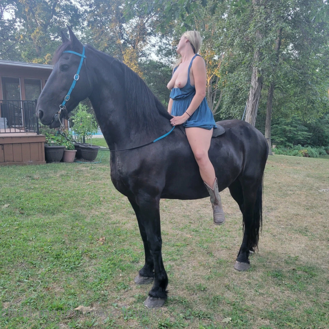 Unicorn Boots [ unicorn_boots ] Onlyfans leaked photo 12806715 on Hotleaks.tv
