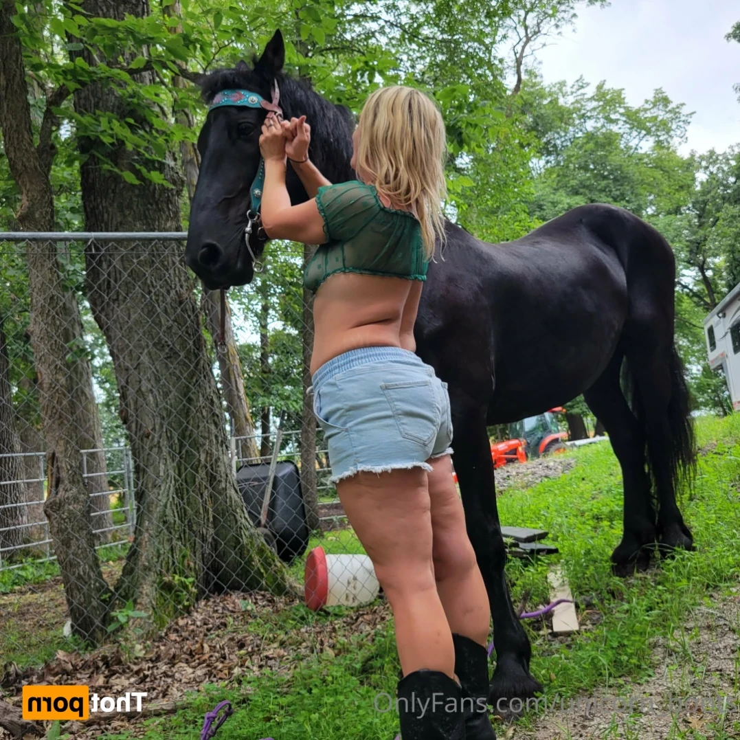 Unicorn Boots [ unicorn_boots ] Onlyfans leaked photo 13222762 on Hotleaks.tv