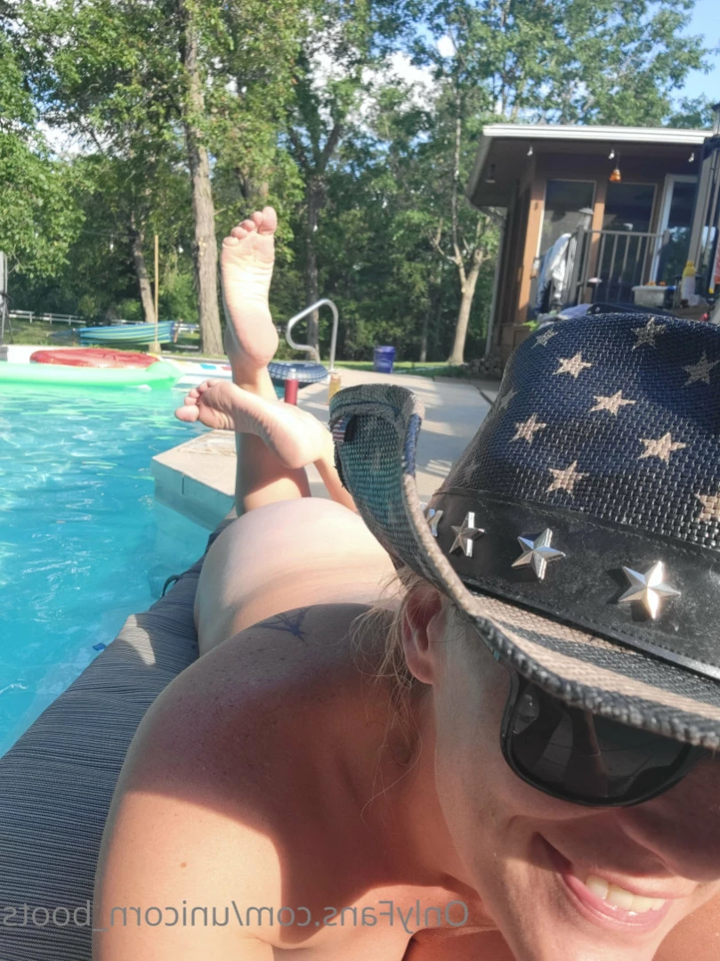 Unicorn Boots [ unicorn_boots ] Onlyfans leaked photo 13225329 on Hotleaks.tv