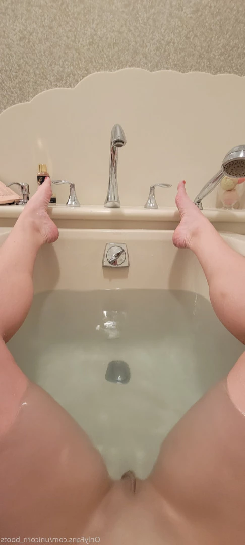 Unicorn Boots [ unicorn_boots ] Onlyfans leaked photo 13225395 on Hotleaks.tv