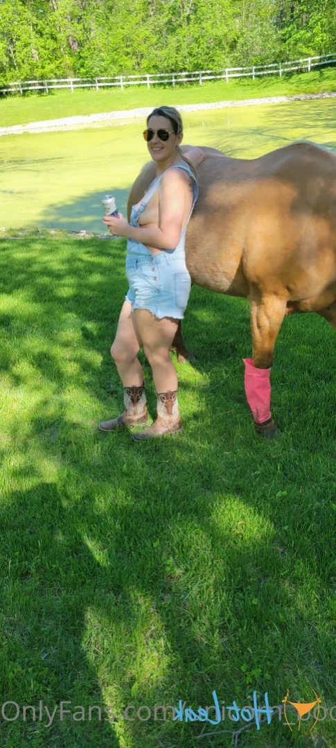 Unicorn Boots [ unicorn_boots ] Onlyfans leaked photo 13225936 on Hotleaks.tv