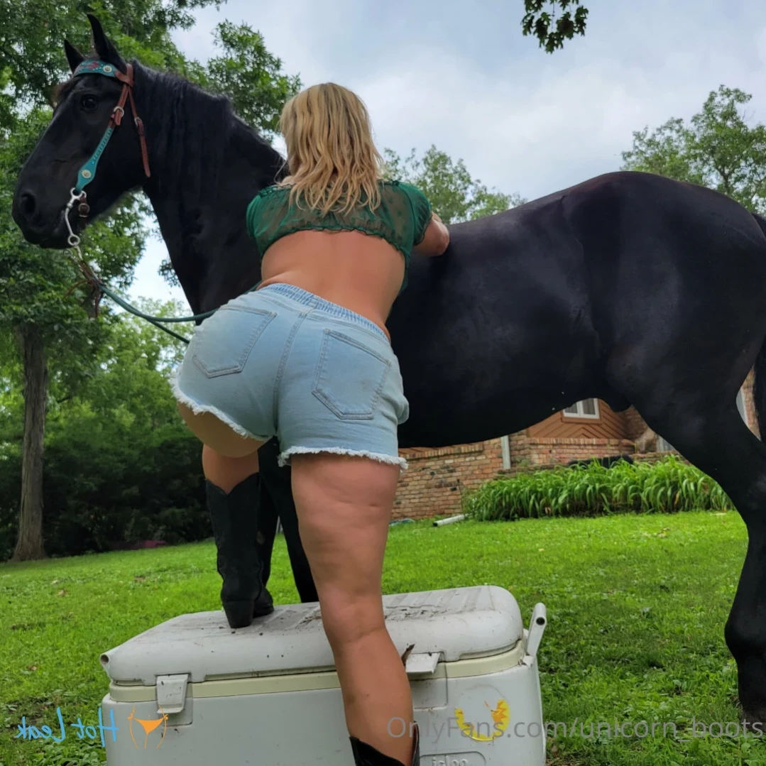 Unicorn Boots [ unicorn_boots ] Onlyfans leaked photo 14577059 on Hotleaks.tv