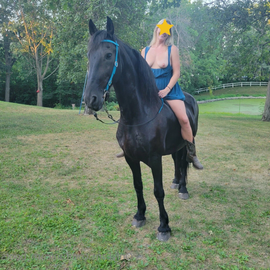 Unicorn Boots [ unicorn_boots ] Onlyfans leaked photo 14833469 on Hotleaks.tv