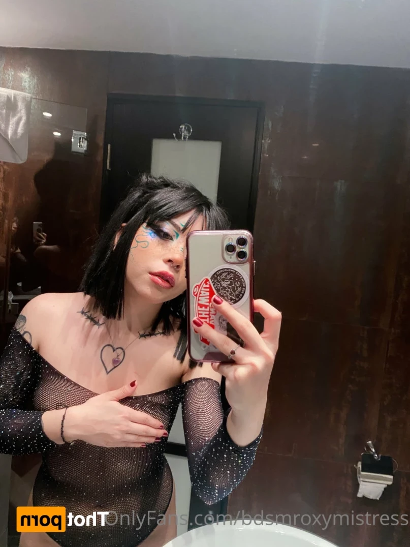 ⛓Ｇｏｖｅｒｎｅｓｓ Ｒｏｘｙ💉 [ mistressroxybdsm ] Onlyfans leaked photo 12851664 on Hotleaks.tv
