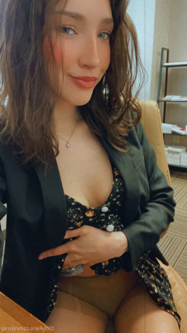 𝘈𝘭𝘪 𝘙𝘢𝘺 💫 [ ajxray ] Onlyfans leaked photo 16385909 on Hotleaks.tv