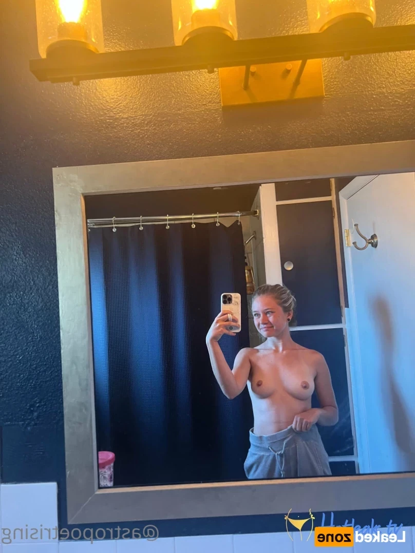 Astro [ poetrising ] Onlyfans leaked photo 14823185 on Hotleaks.tv