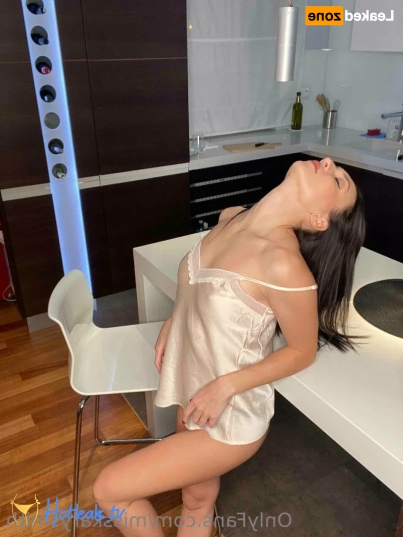 💎 𝐊𝐚𝐫𝐲 𝐂𝐔𝐒𝐓𝐎𝐌/𝐕𝟏𝐃𝟑𝐎𝐂𝟒𝐋𝐋/𝐒𝐄𝐗𝐓𝐈𝐍𝐆 🔝2,5% 🔥 [ misskarysmith ] Onlyfans leaked photo 15723305 on Hotleaks.tv