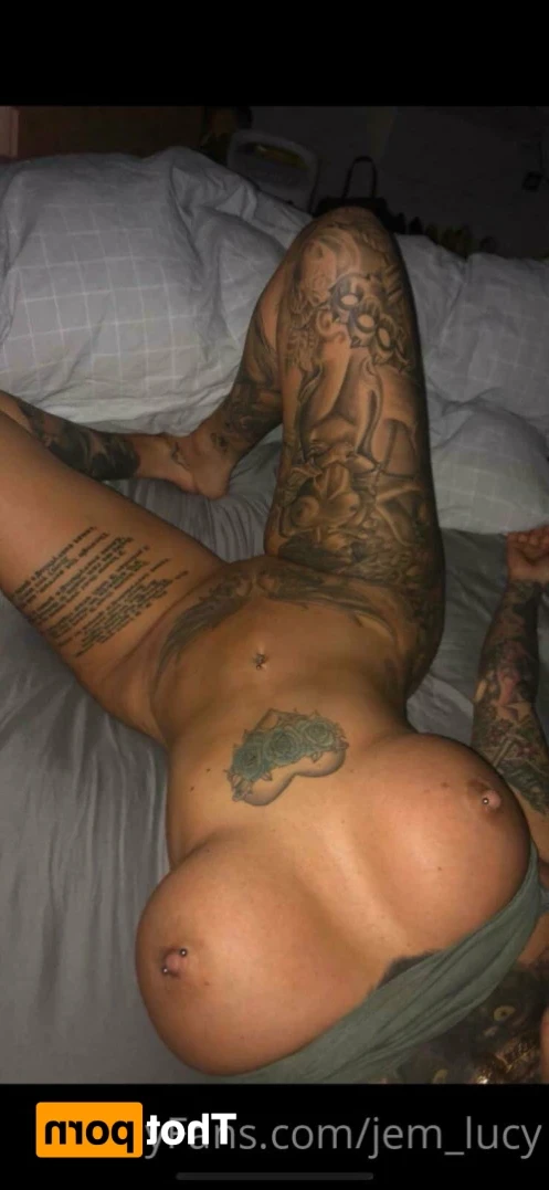 J E M M A L U C Y 🖤 [ jemlucy ] Onlyfans leaked photo 12079772 on Hotleaks.tv