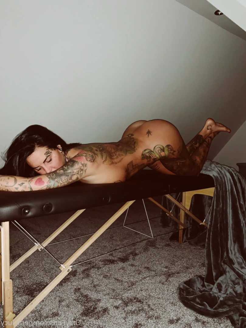 J E M M A L U C Y 🖤 [ jemlucy ] Onlyfans leaked photo 12331855 on Hotleaks.tv