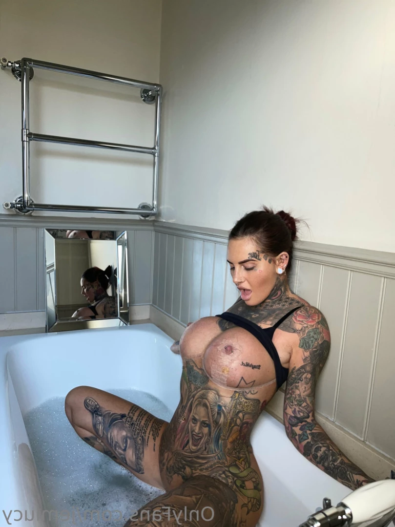 J E M M A L U C Y 🖤 [ jemlucy ] Onlyfans leaked photo 12596013 on Hotleaks.tv