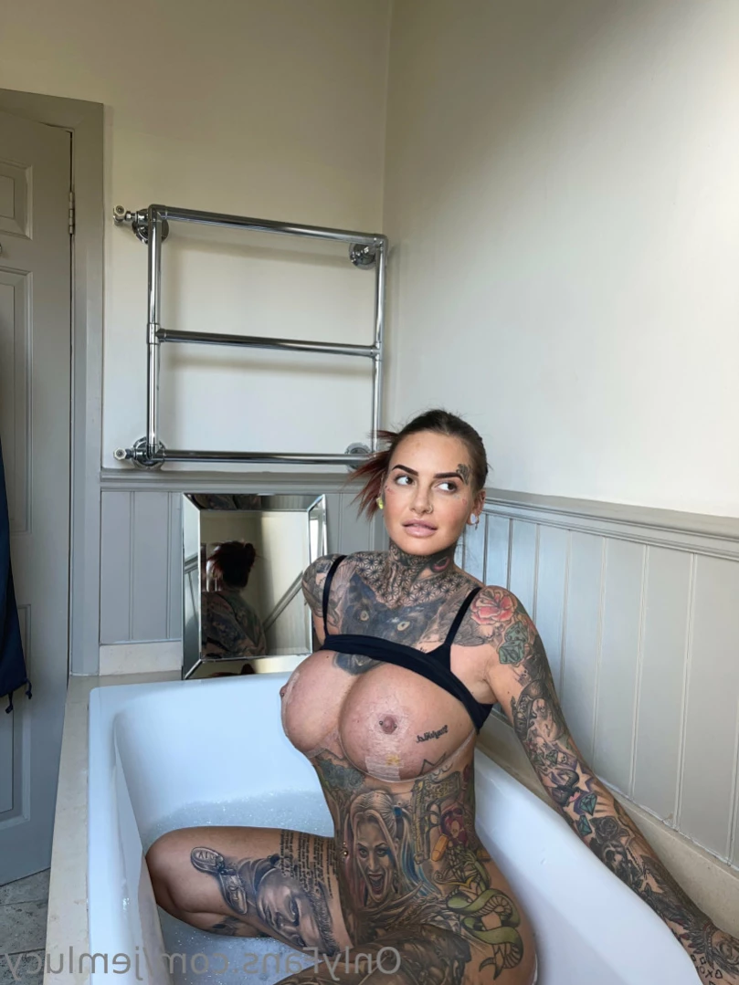 J E M M A L U C Y 🖤 [ jemlucy ] Onlyfans leaked photo 12674425 on Hotleaks.tv