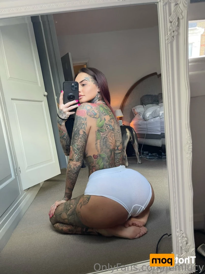 J E M M A L U C Y 🖤 [ jemlucy ] Onlyfans leaked photo 12698492 on Hotleaks.tv