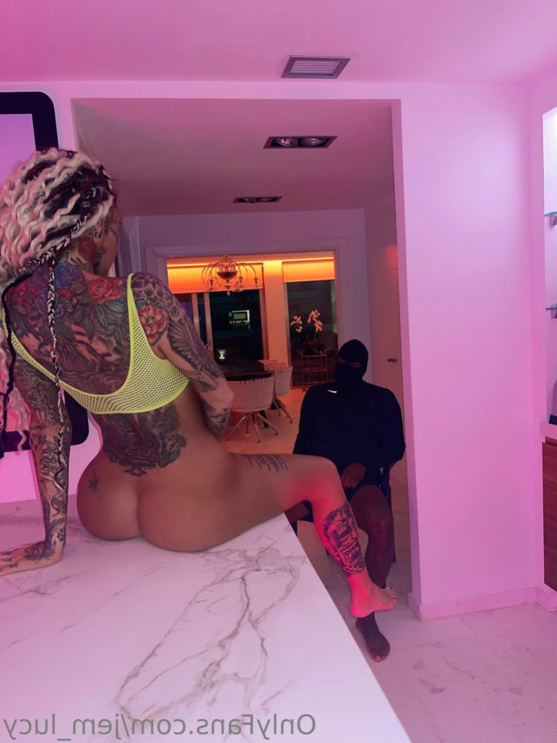 J E M M A L U C Y 🖤 [ jemlucy ] Onlyfans leaked photo 12712038 on Hotleaks.tv