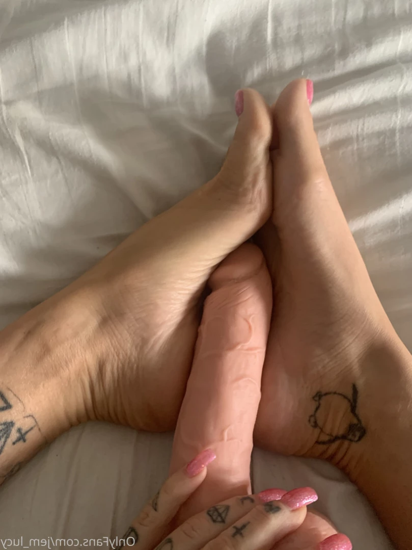 J E M M A L U C Y 🖤 [ jemlucy ] Onlyfans leaked photo 12760548 on Hotleaks.tv